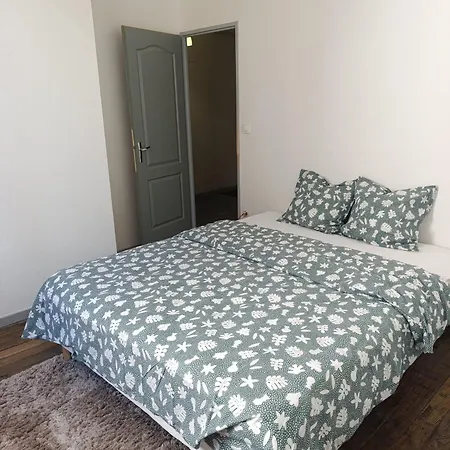 Cosy Du Chateau Sedan