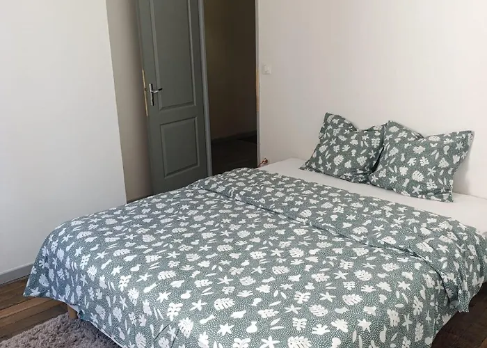 Cosy Du Chateau Sedan